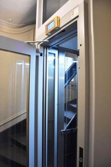 Maubert Joli Nid Equipe Vue Ascenseur Appartement *